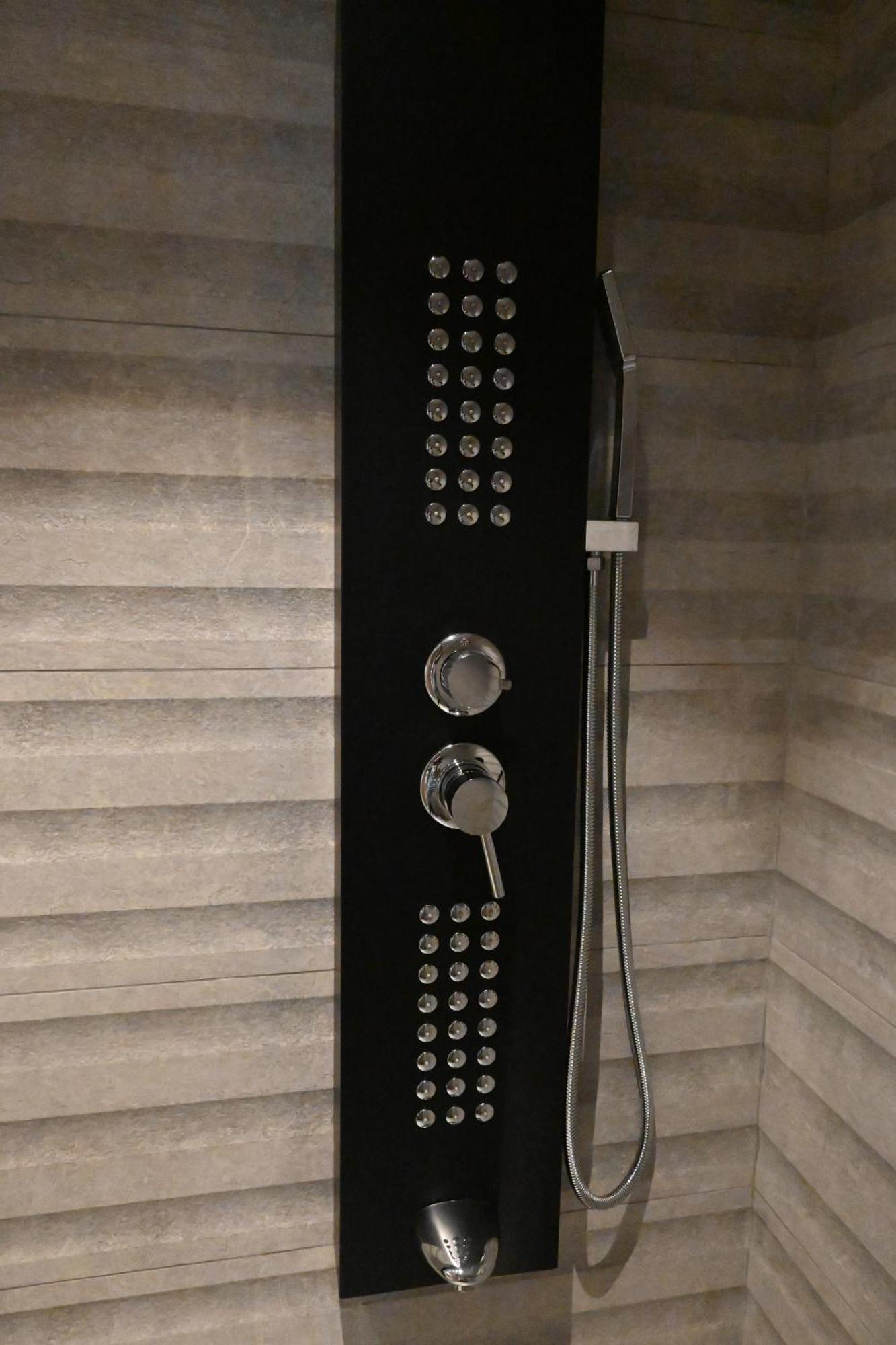 Komody Delphi 외부 사진