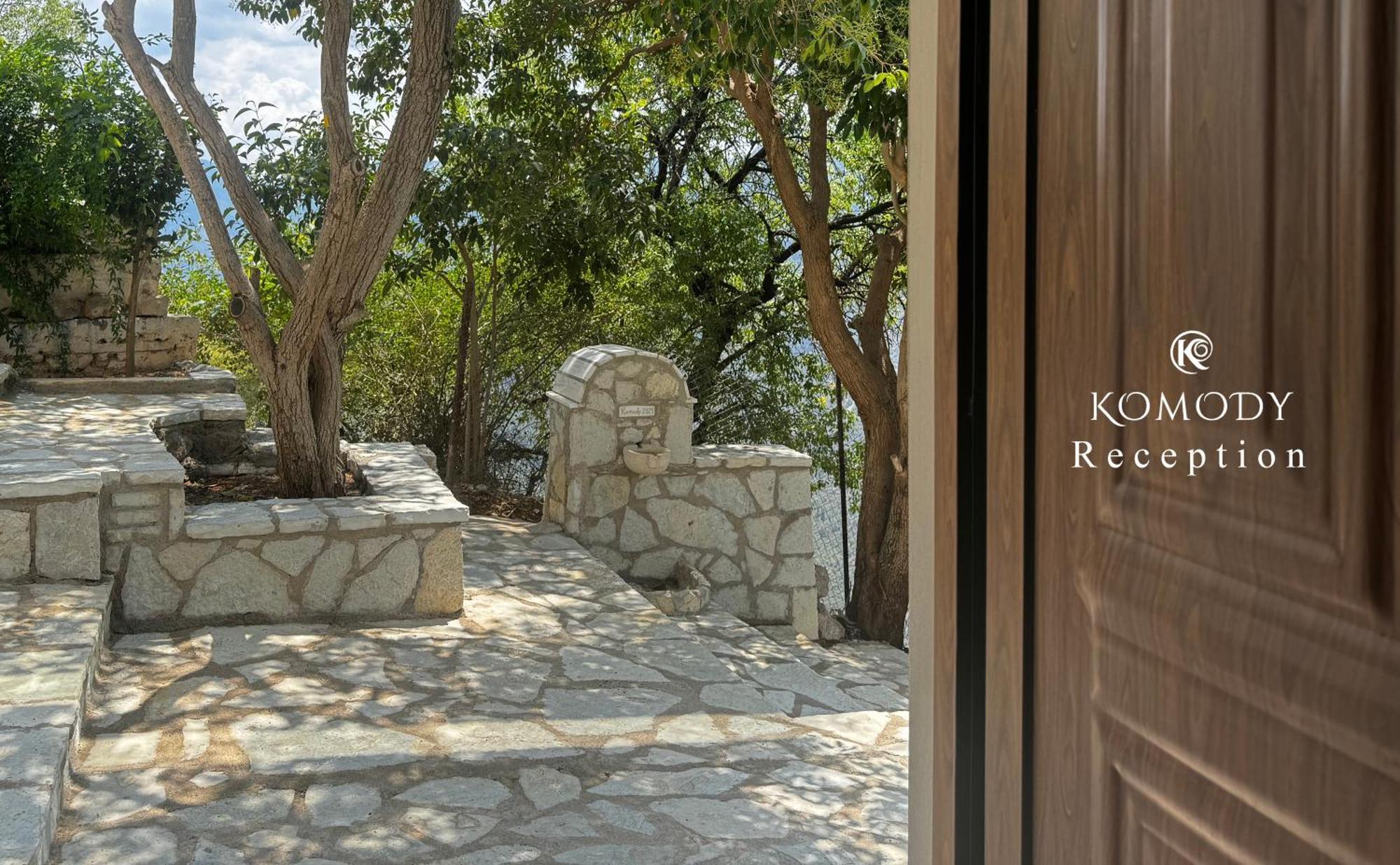 Komody Delphi 외부 사진
